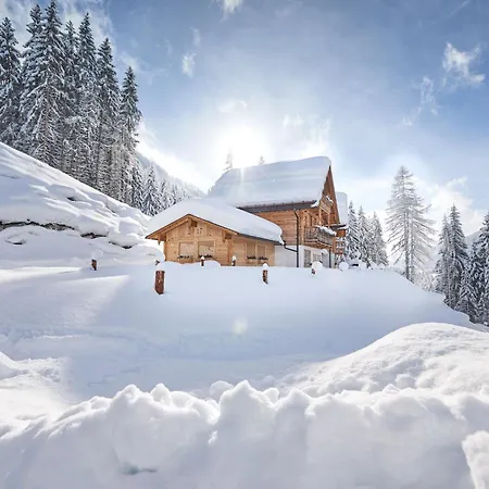 Haus Ostermoasspitz In St Martin Am Tennengebirge 圣马丁安提奈各布里奇