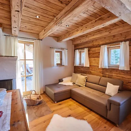 Haus Ostermoasspitz In St Martin Am Tennengebirge 度假居 圣马丁安提奈各布里奇